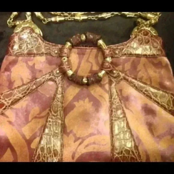 Limited edition Rare Gucci Crystal dragon bag
Tom Ford Gucci collection. - Picture 13 of 17